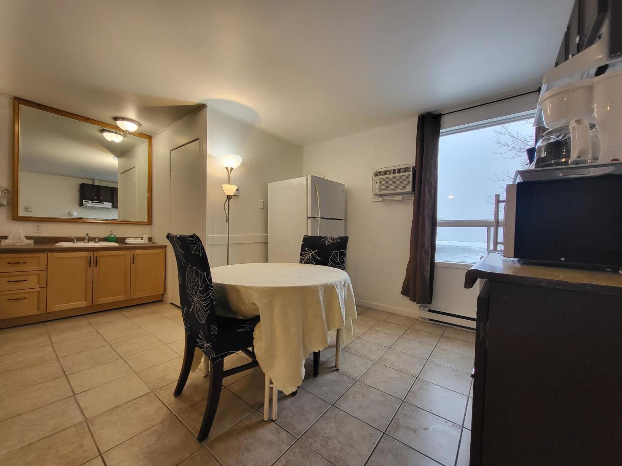 Motel Deblois Sainte-Anne-de-Beaupré Habitación foto
